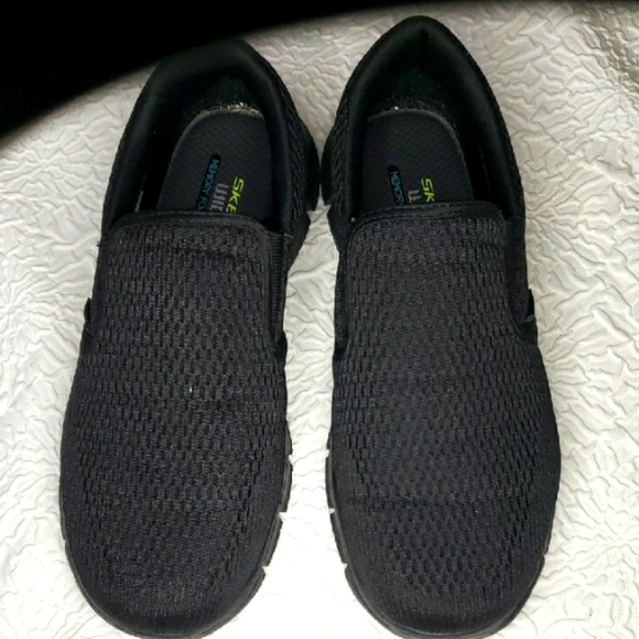Skechers Mentt\'s Black Slip-On Equalizer Double Play Shoes, Size 7 WIDE FIT main image 6